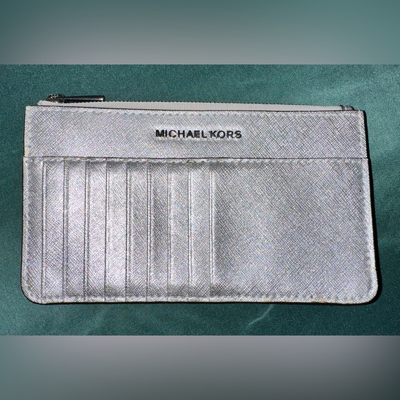 Michael Kors wallet - Picture 1 of 5